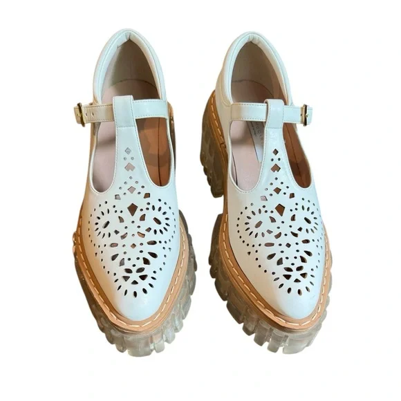 Stella McCartney white vegan leather Mary Jane platform shoes. Size 38 8